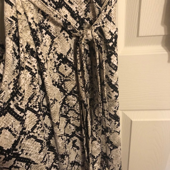 JustFab Soft Snakeskin Print Wrap Dress Size XXL (16-18) - Picture 8 of 14